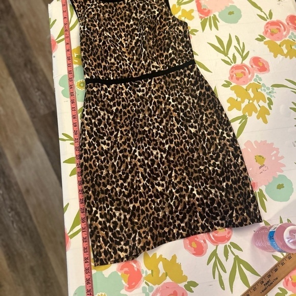 Loft ANN TAYLOR
Black Brown Cream
Leopard Cheetah
Animal Print Sheath
Dress sz 2 - Picture 4 of 8